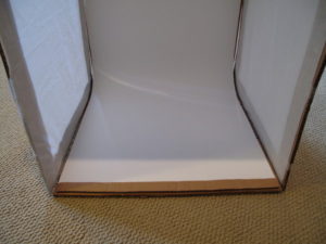 How to make an inexpensive, collapsible light box. - Curbly