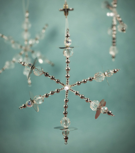 DIY Illuminated Snowflake Ornament Tutoria