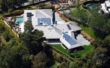 jennifer aniston house279012 Jennifer Anistons New Eco Abode in Beverly Hills 