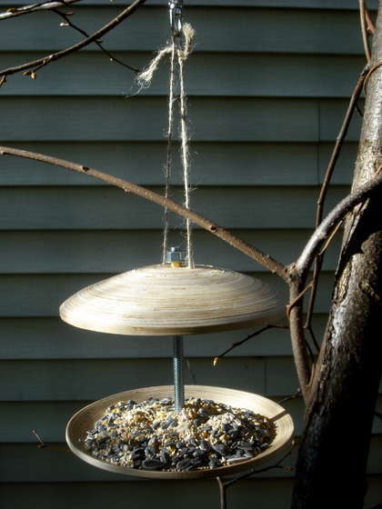 How to make a bird feeder out of Ikea plates