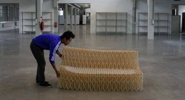 Sofa XXXX lede Mind Blowing: 8,000 Chopsticks Used by Yuya Ushida to Create a Retractable Sofa