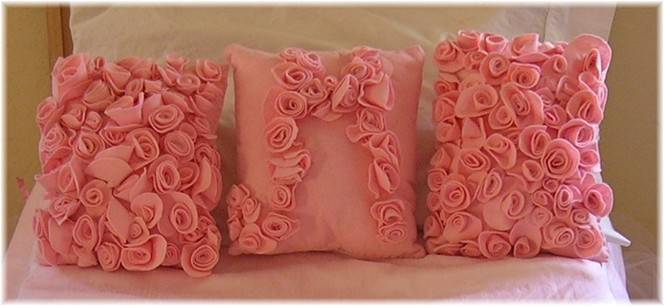 Cute flower pillows DIY ideas.