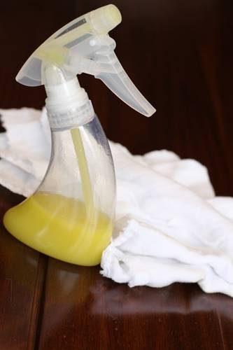 Lemon liquid in a sprayer.