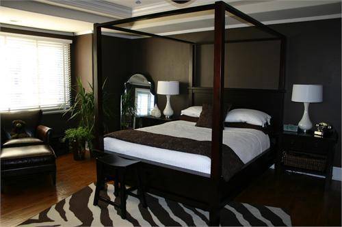 Wooden beds are the best choice ,which gives an elegant look.