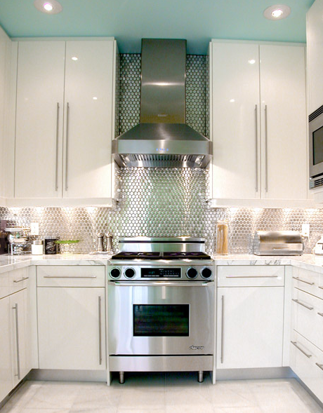 Suzie:  TM Design LTD!   beautiful ivory & turquoise blue kitchen design with glossy white ...