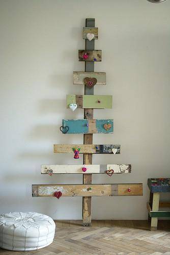 Christmas tree made with wood pieces.