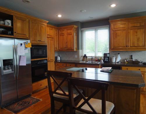 Design Connection kitchen remodel in kansas city - before picture