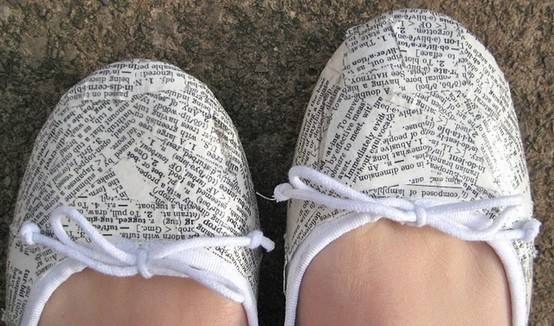 Slippers made of newspaper.