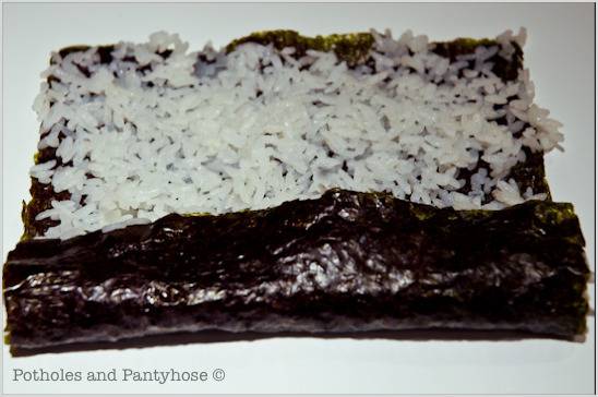 roll the seaweed paper