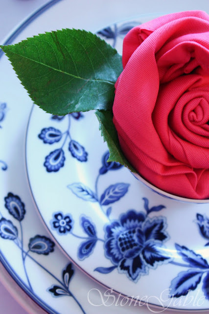 DIY dining table etiquette flower napkin arrangement.