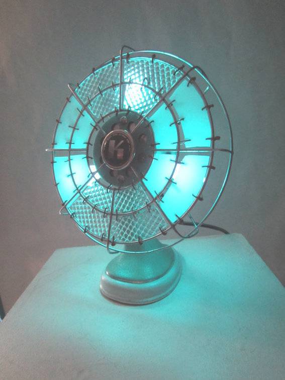Homemade upcycled vintage art deco fan lamp for beautiful mood lighting.