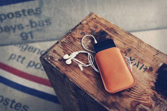 iphone case leather