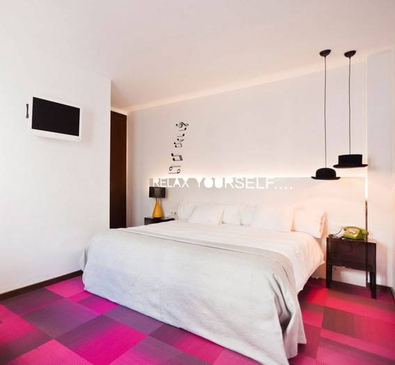 pink pattern carpet bedroom