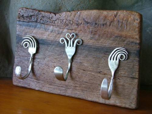 Give your kitchen artistic touch by using these stunning forks.