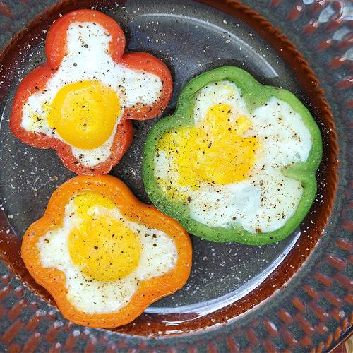 Flower Power Eggs – Bell Pepper Ring Molds for Sunny Side Up Eggs!