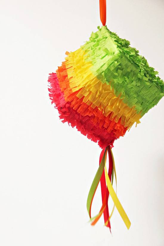 DIY Cinco De Mayo Pinata 