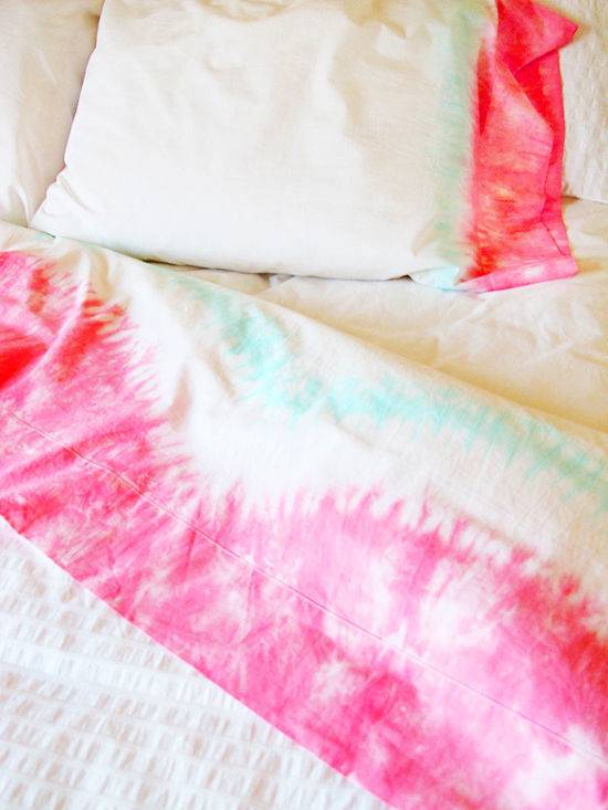 tie dye sheets and pillowcase