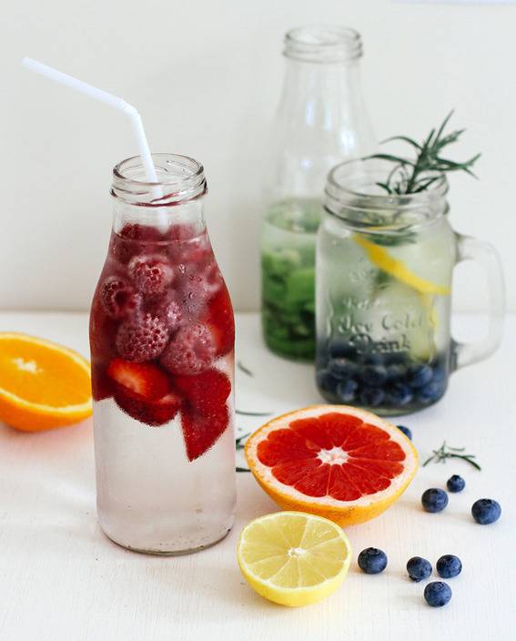 Healthy yet tasty strawberry and bluberry drink.