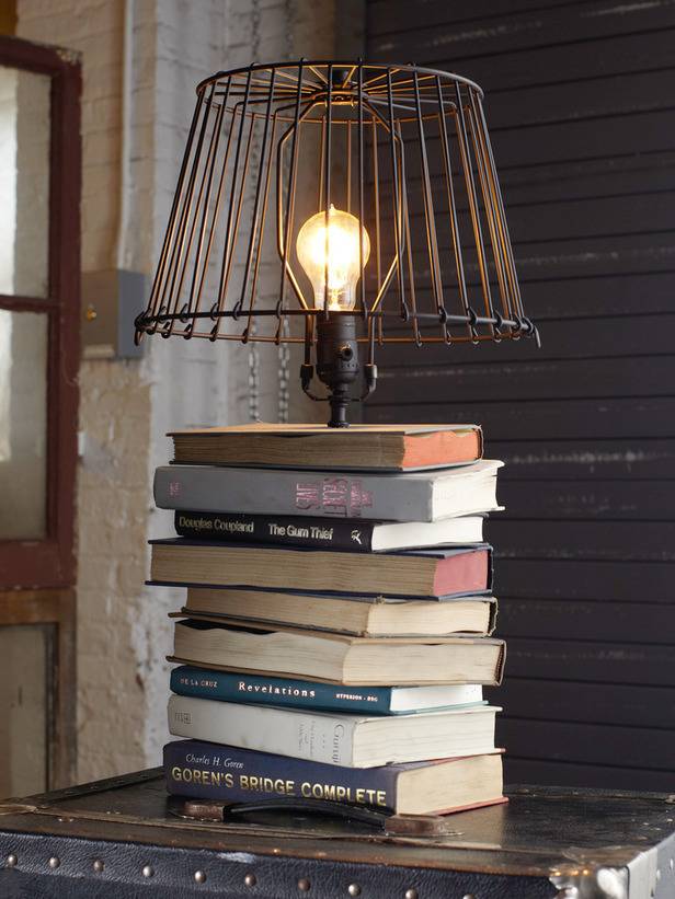 A lamp is made of old books.
