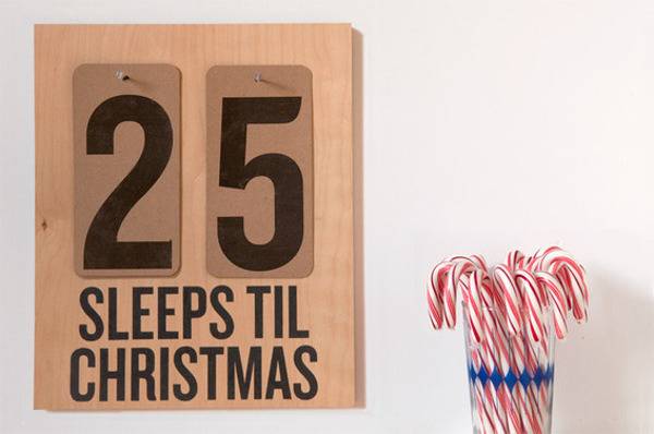 A sign shows that there are 25 days left before Christmas.