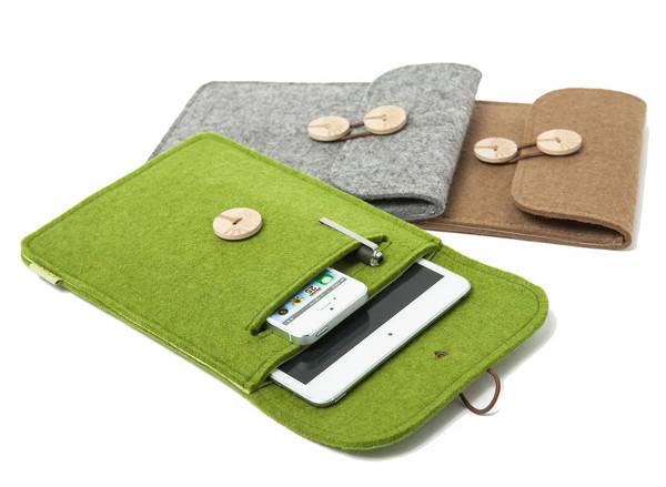 Card holder pouch in different colors.