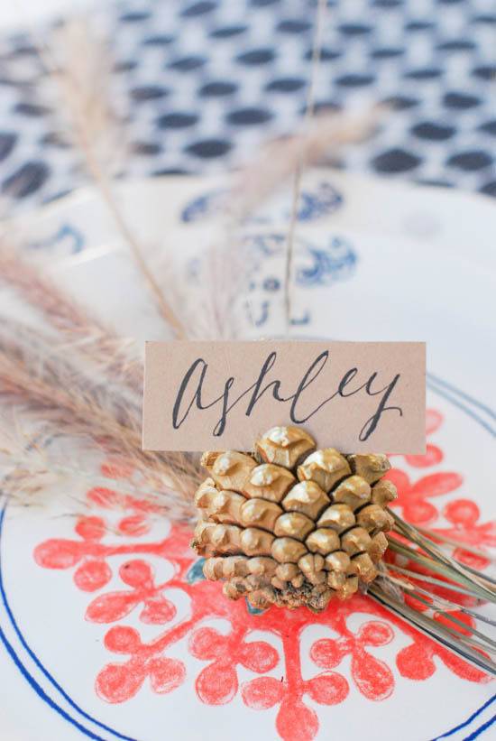 Natural items in thanksgiving table decor
