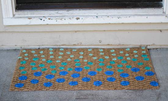 10 Colorful DIY Doormats To Get You In The Summer Mood 