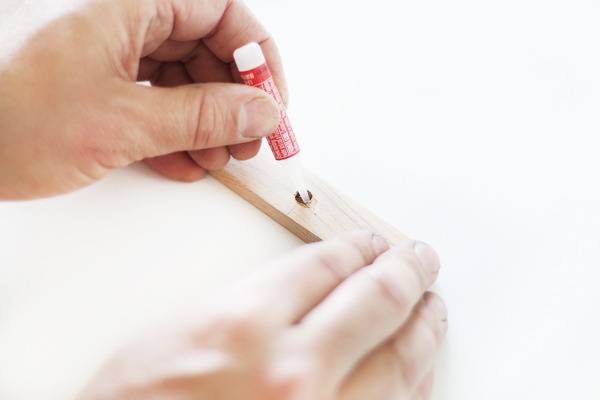 DIY Magnetic Poster Frame