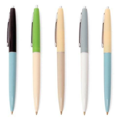 Five pens with different colored parts are lined up.