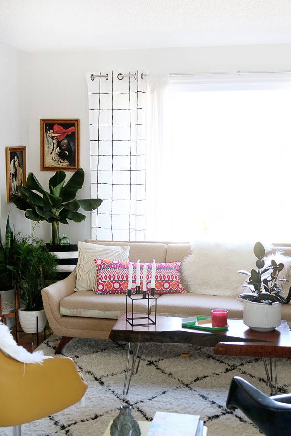 DIY Painted Grid Curtains | Hello Lidy for Curbly