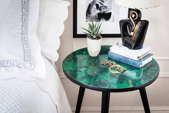 9 Ways to DIY High-End Finishes: Malachite table DIY