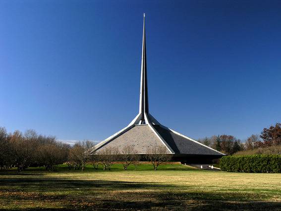 Saarinen's North Christian Church in Columbus, Indiana