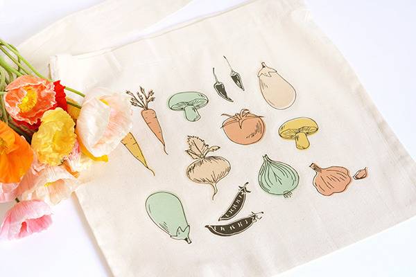 Vegetable print tote bag