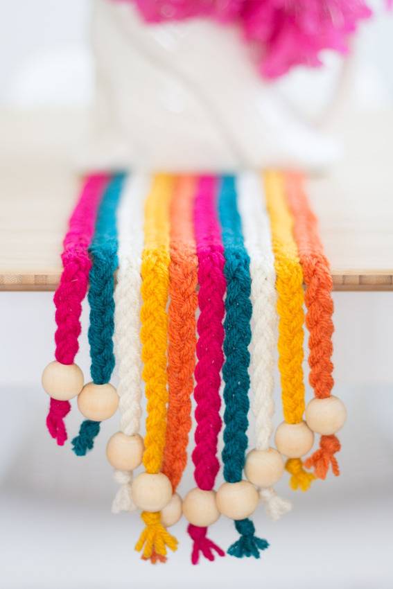 Yarn table runner - Pretty Prudent