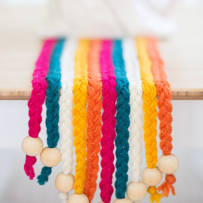 DIY yarn table runner - Pretty Prudent