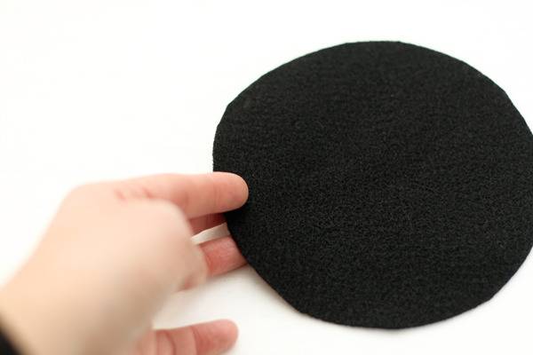 Modern and Minimal Eye Pillow | Hello Lidy for Curbly