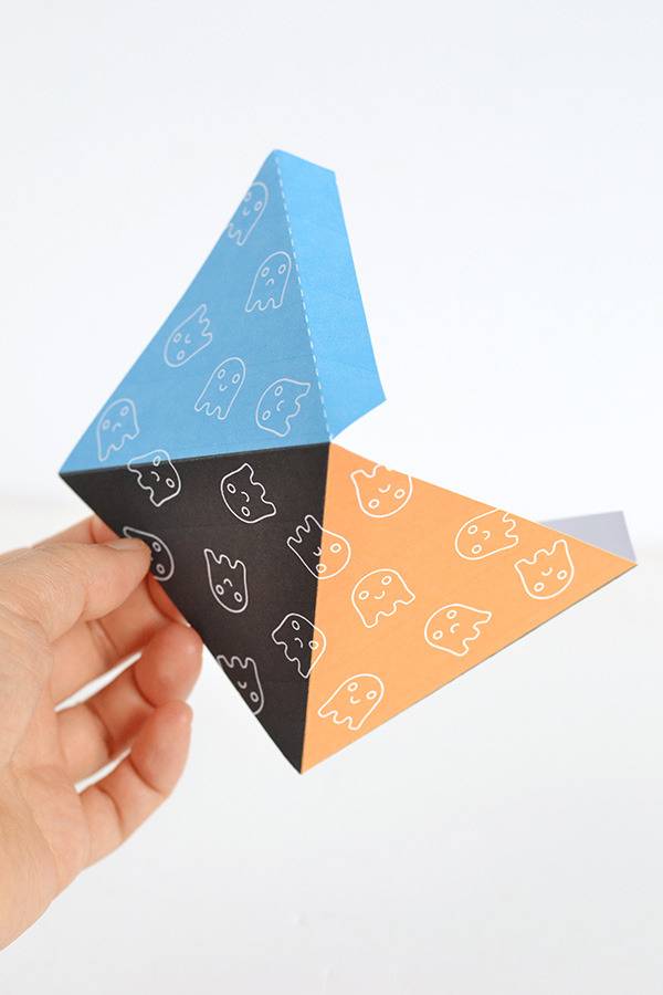 DIY printable halloween decorations - folding card