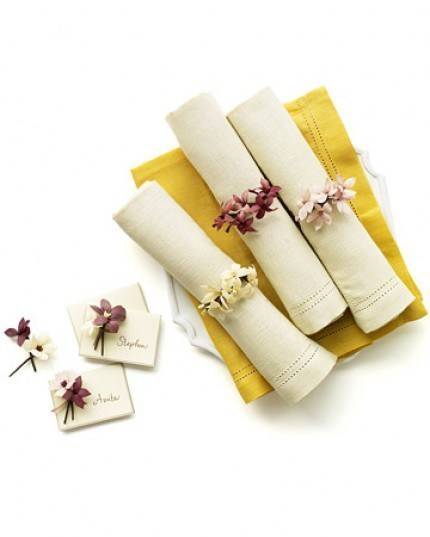 10 DIY napkin rings for your holiday place settings