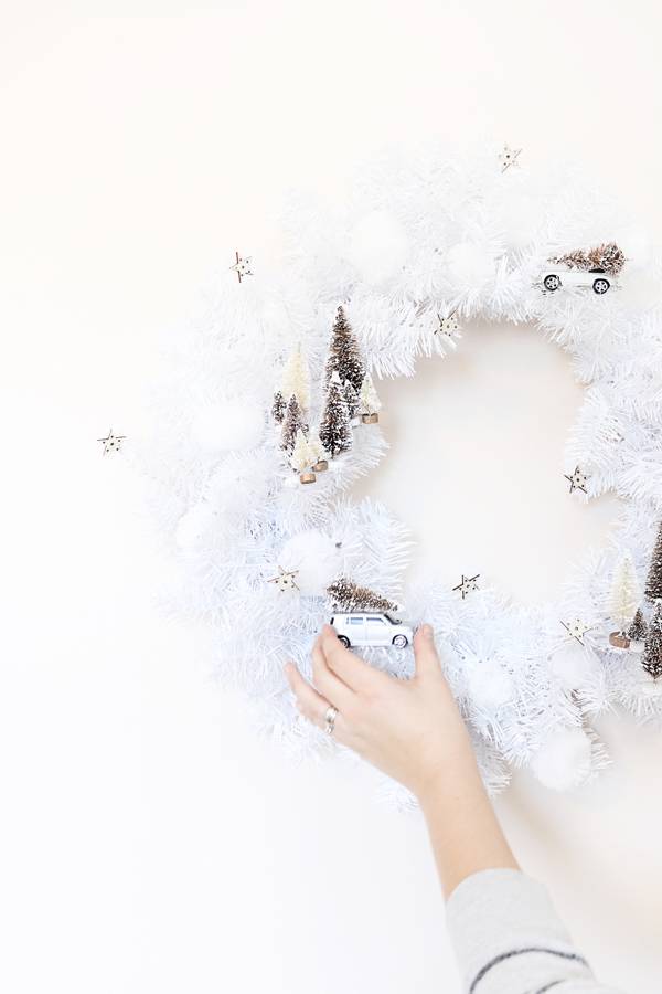 Make a Wintery Wonderland Wreath | Hello Lidy for Curbly