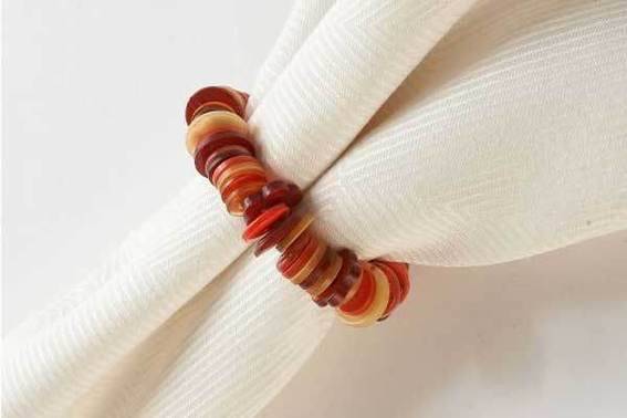 10 DIY napkin rings for your holiday place settings