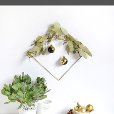 DIY minimal holiday wreath
