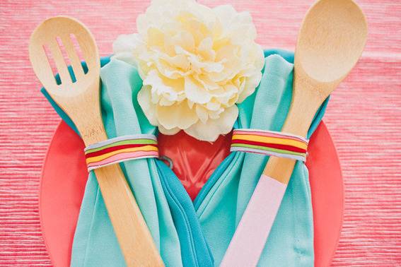 10 DIY napkin rings for your holiday place settings