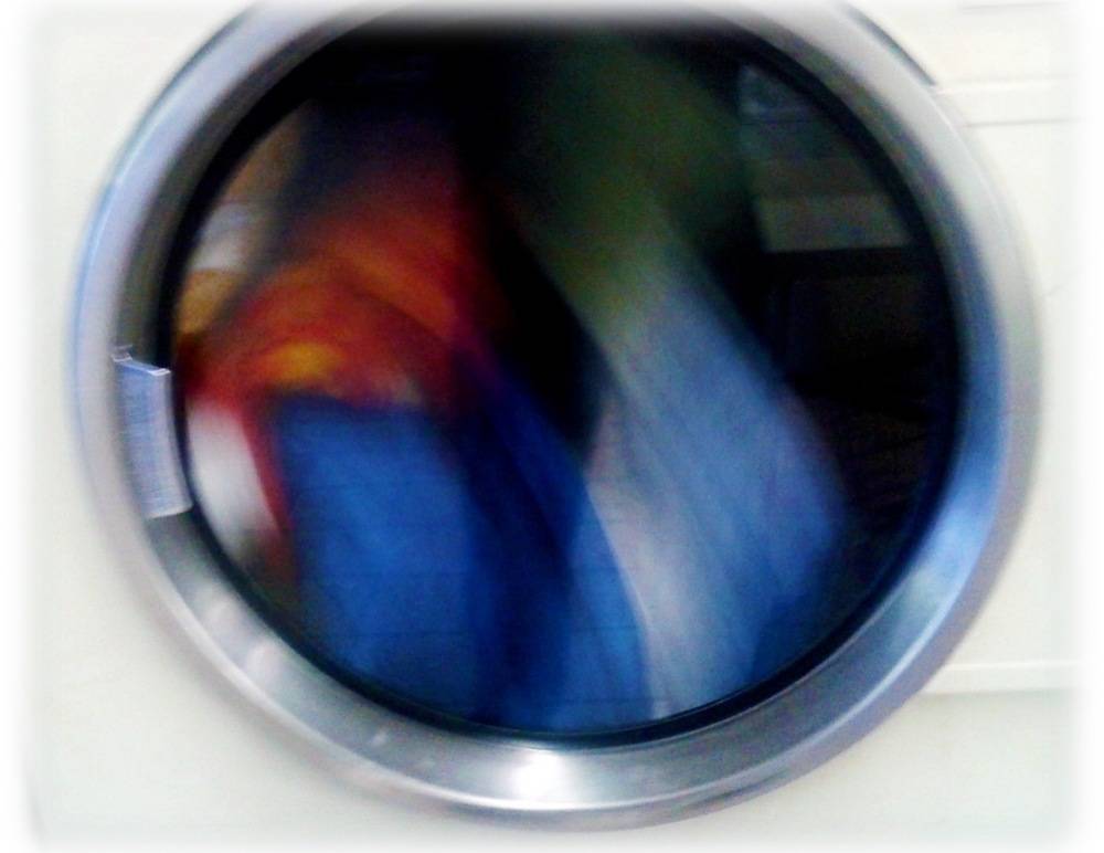 wash clothes using cold water to save energy