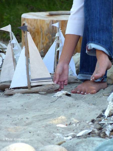 Trio of DIY driftwood sailboats