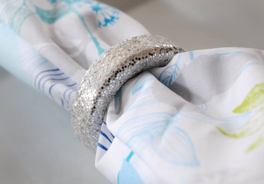 Curbly Original: Easy DIY Glam Napkin Rings