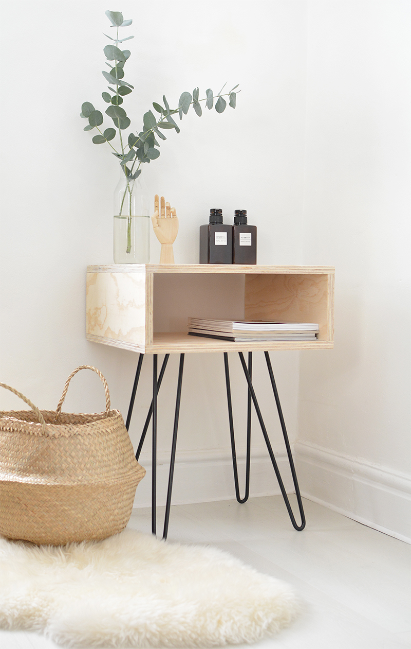 Roundup: 10 Gorgeous DIY Wooden Accent Tables