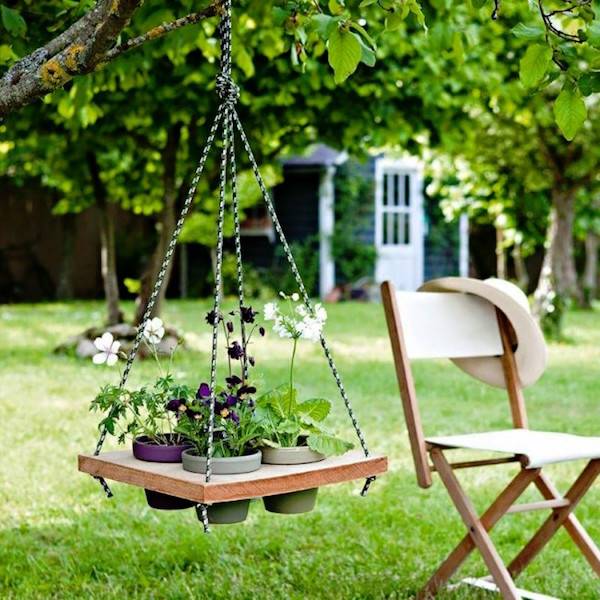 swinging hanging garden