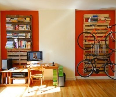 Wood pallet projects - bookshelf and bike rack