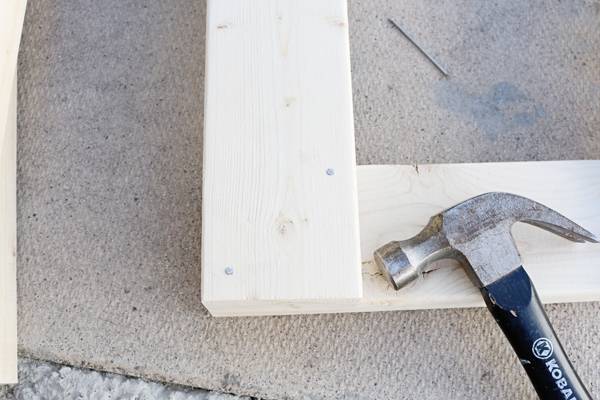 Maker a Simple and Modern Outdoor Planter