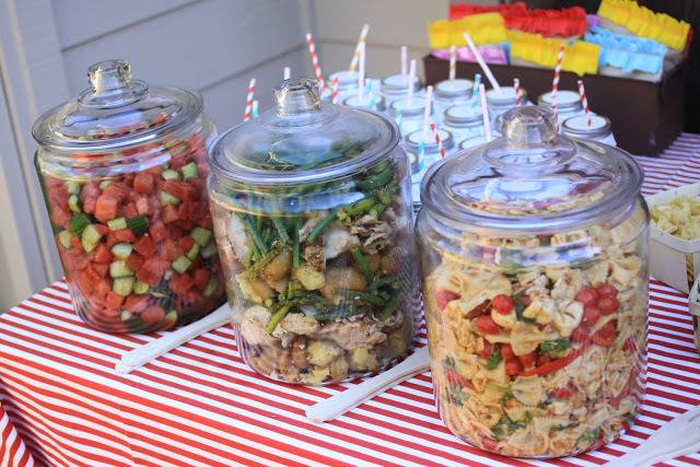 Clever DIY Ways To Keep Bugs Away From Your Outdoor Party